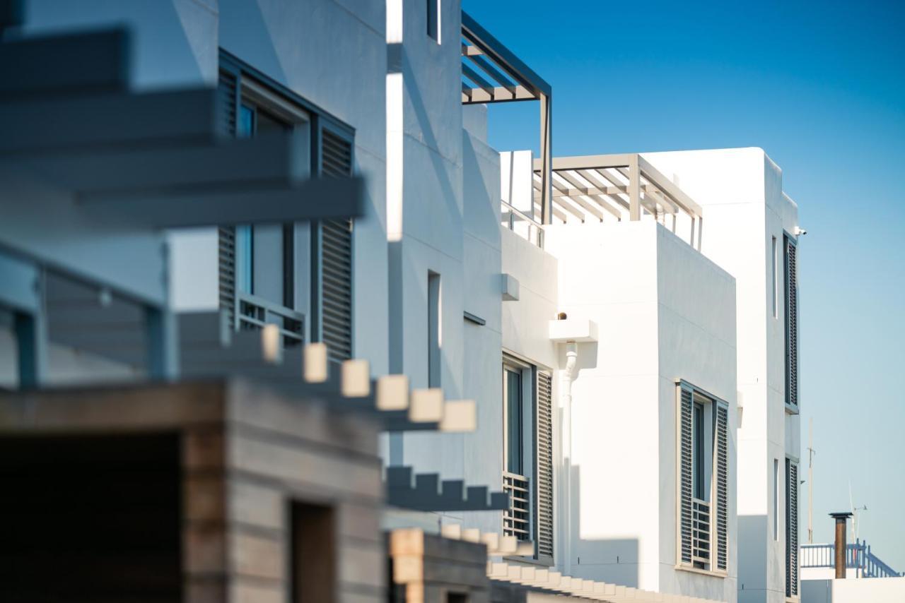 Club Mykonos Marina Village Лангебан Екстериор снимка